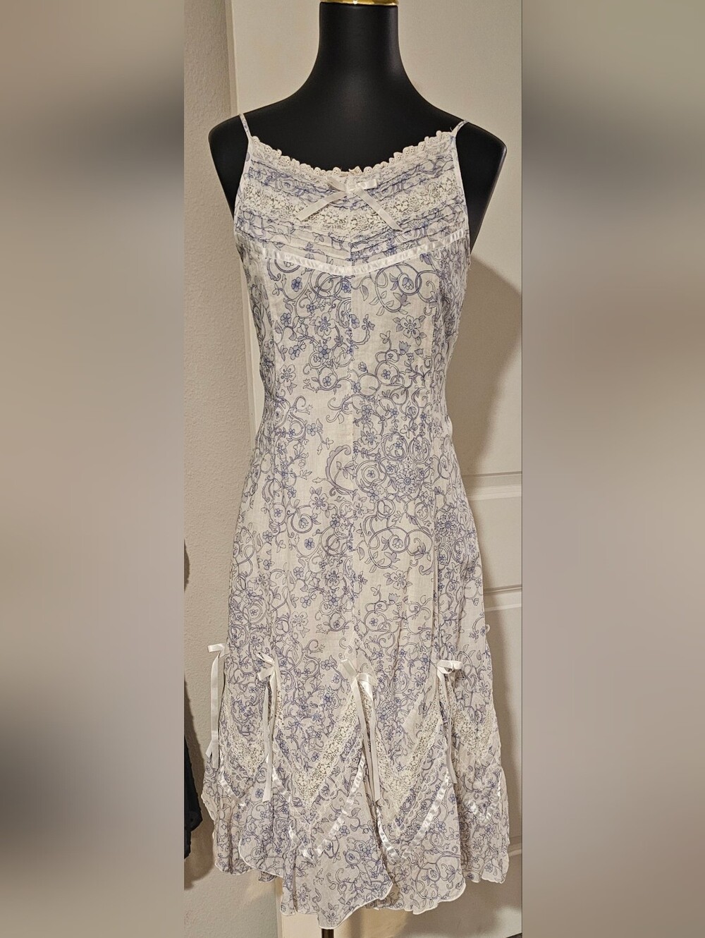 Like New! Girl's Vintage Floral Print Flower Girl Dress - Size 16